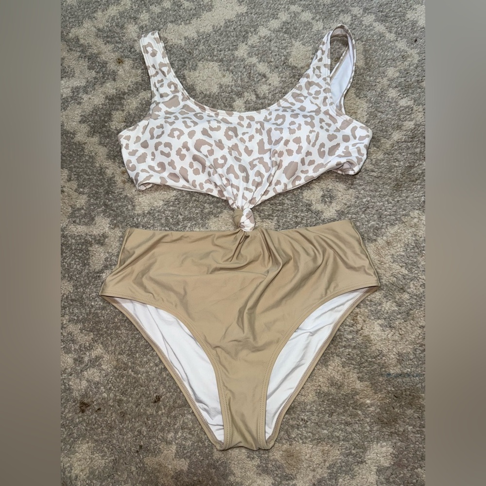 Pink Lily Beige and White Bikini Set Size L